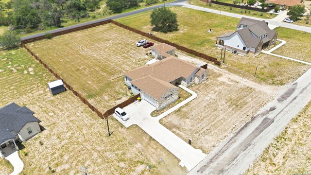 55 LOG CABIN WAY, Poteet, TX 78065