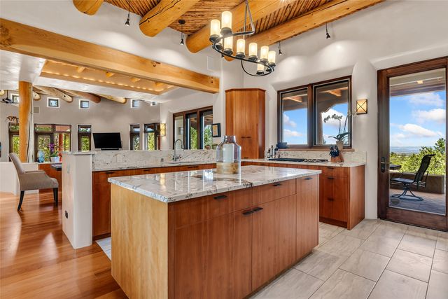 720 Panorama, Santa Fe, NM 87501