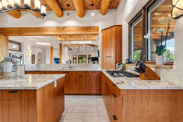 720 Panorama, Santa Fe, NM 87501