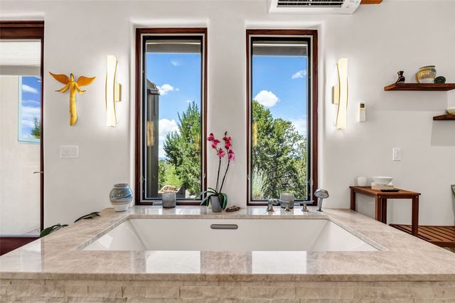 720 Panorama, Santa Fe, NM 87501