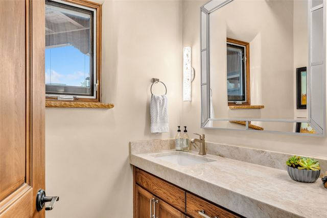 720 Panorama, Santa Fe, NM 87501