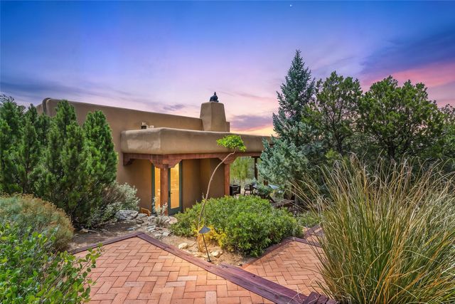 720 Panorama, Santa Fe, NM 87501