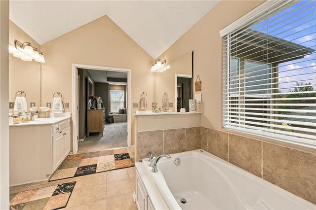 19746 W 120th Terrace, Olathe, KS 66061