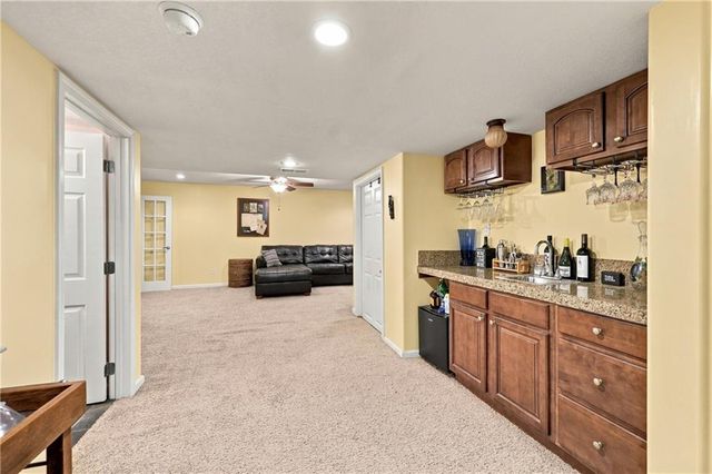 19746 W 120th Terrace, Olathe, KS 66061