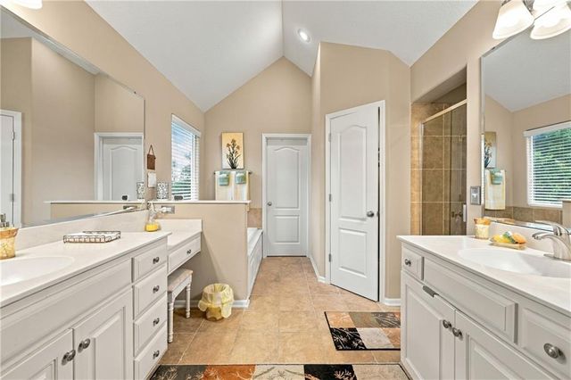 19746 W 120th Terrace, Olathe, KS 66061