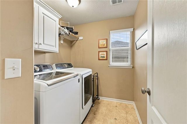 19746 W 120th Terrace, Olathe, KS 66061