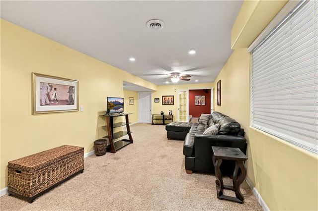19746 W 120th Terrace, Olathe, KS 66061