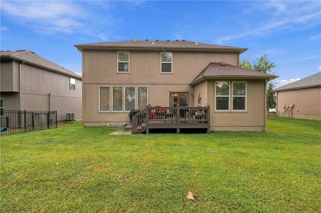 19746 W 120th Terrace, Olathe, KS 66061