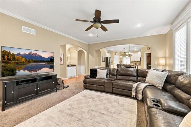 19746 W 120th Terrace, Olathe, KS 66061