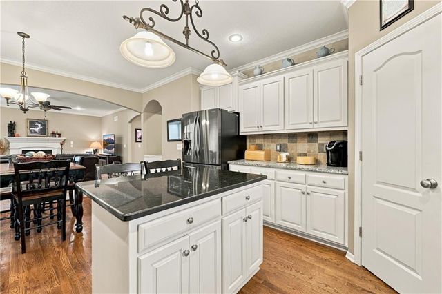 19746 W 120th Terrace, Olathe, KS 66061