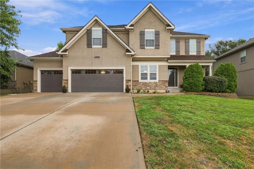 19746 W 120th Terrace, Olathe, KS 66061