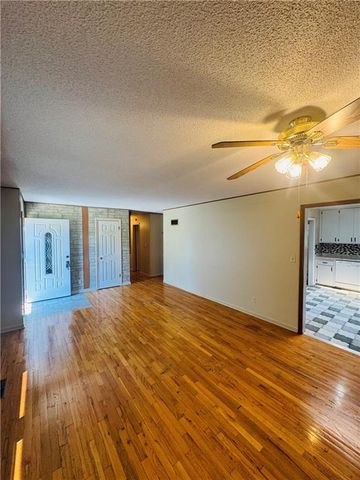 2114 Shearer Road, Kansas City, KS 66106