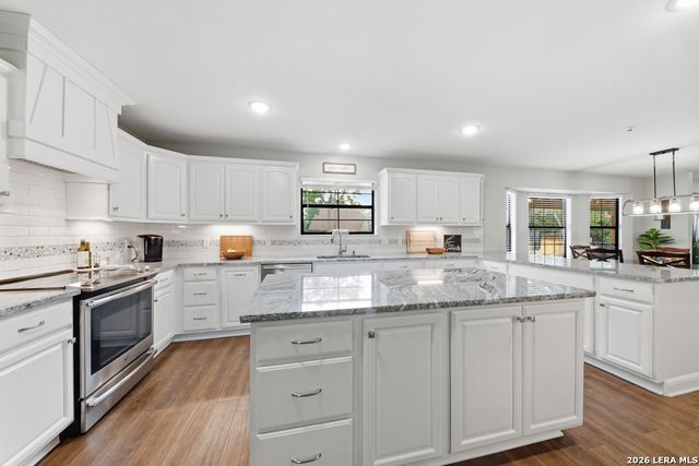 384 Hunters Creek, New Braunfels, TX 78132