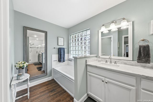 384 Hunters Creek, New Braunfels, TX 78132