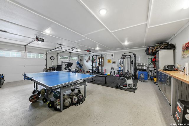 384 Hunters Creek, New Braunfels, TX 78132