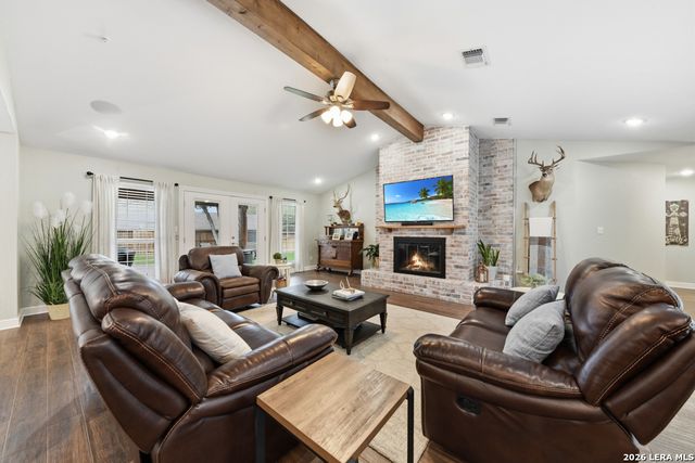 384 Hunters Creek, New Braunfels, TX 78132