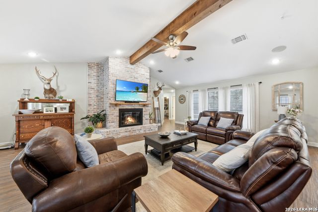 384 Hunters Creek, New Braunfels, TX 78132