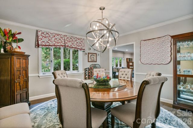 560 11th Avenue Circle NW, Hickory, NC 28601