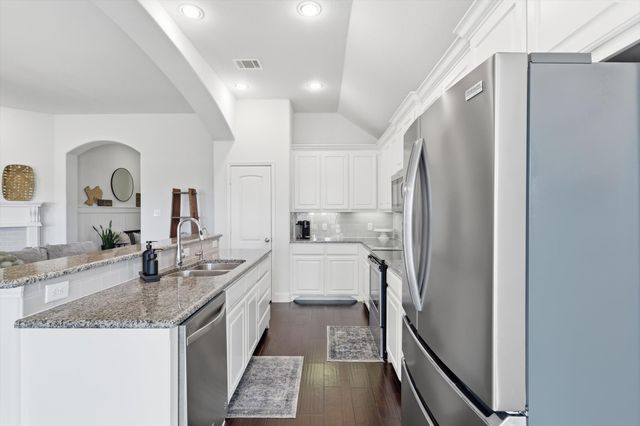 605 Meadowedge Lane, Denton, TX 76207