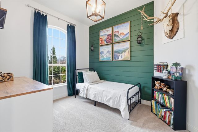 605 Meadowedge Lane, Denton, TX 76207