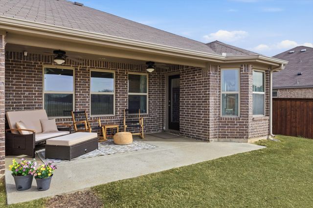 605 Meadowedge Lane, Denton, TX 76207