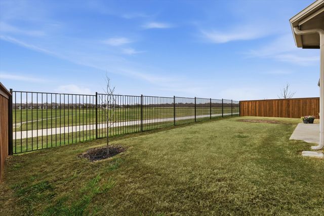 605 Meadowedge Lane, Denton, TX 76207