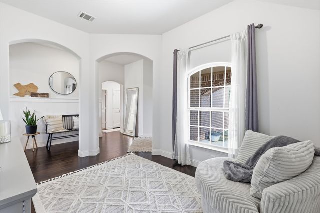 605 Meadowedge Lane, Denton, TX 76207