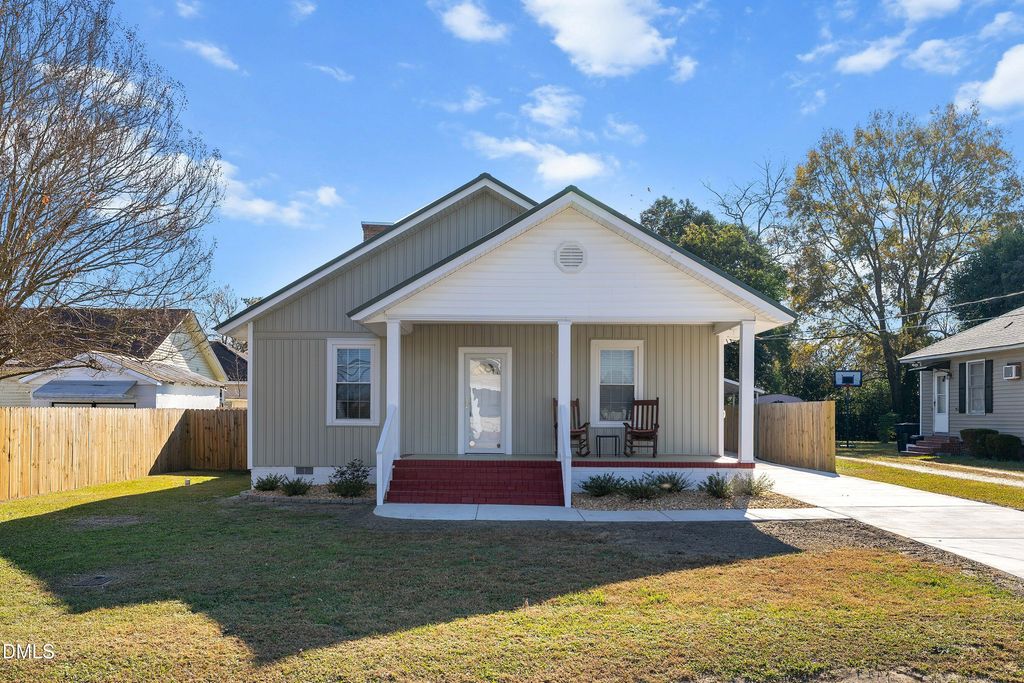 403 W E Street, Erwin, NC 28334
