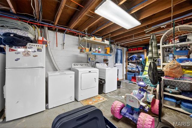 839 Caulks Hill Road, St Charles, MO 63304