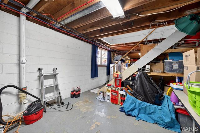 839 Caulks Hill Road, St Charles, MO 63304