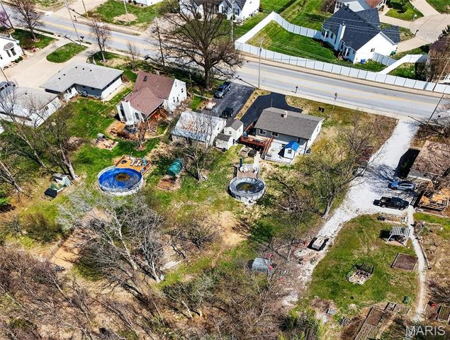 839 Caulks Hill Road, St Charles, MO 63304