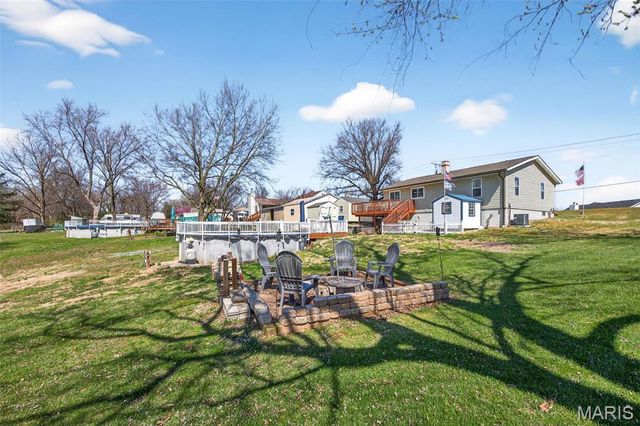 839 Caulks Hill Road, St Charles, MO 63304