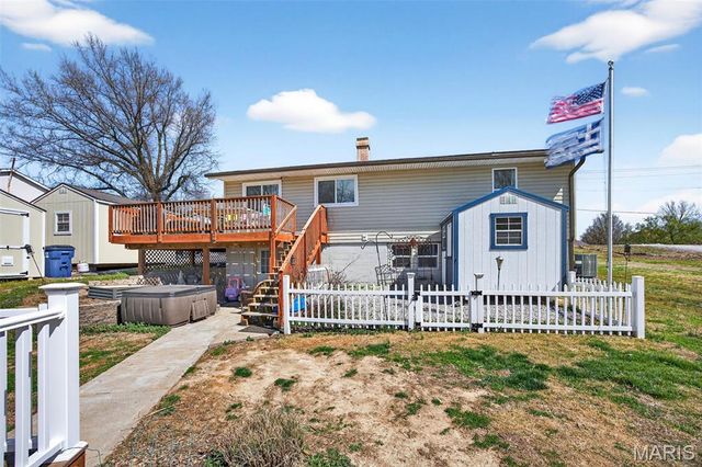 839 Caulks Hill Road, St Charles, MO 63304