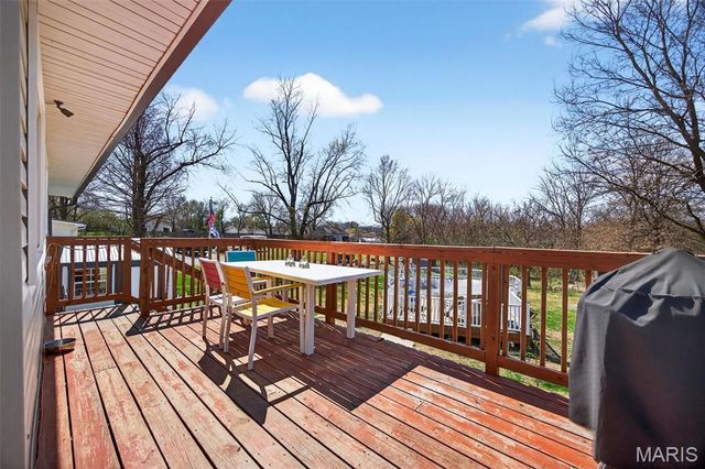 839 Caulks Hill Road, St Charles, MO 63304