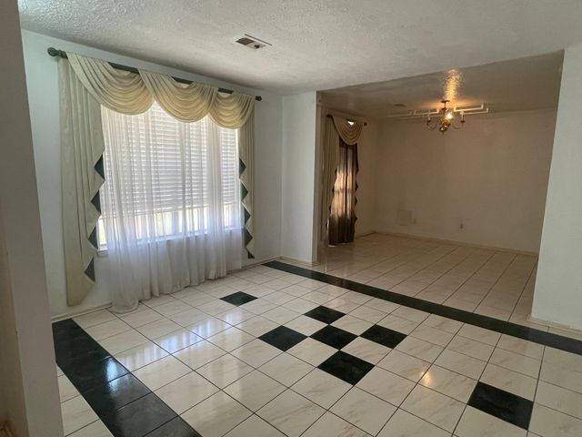 13130 Kingsmill Drive, Sugar Land, TX 77478