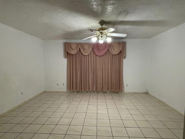 13130 Kingsmill Drive, Sugar Land, TX 77478