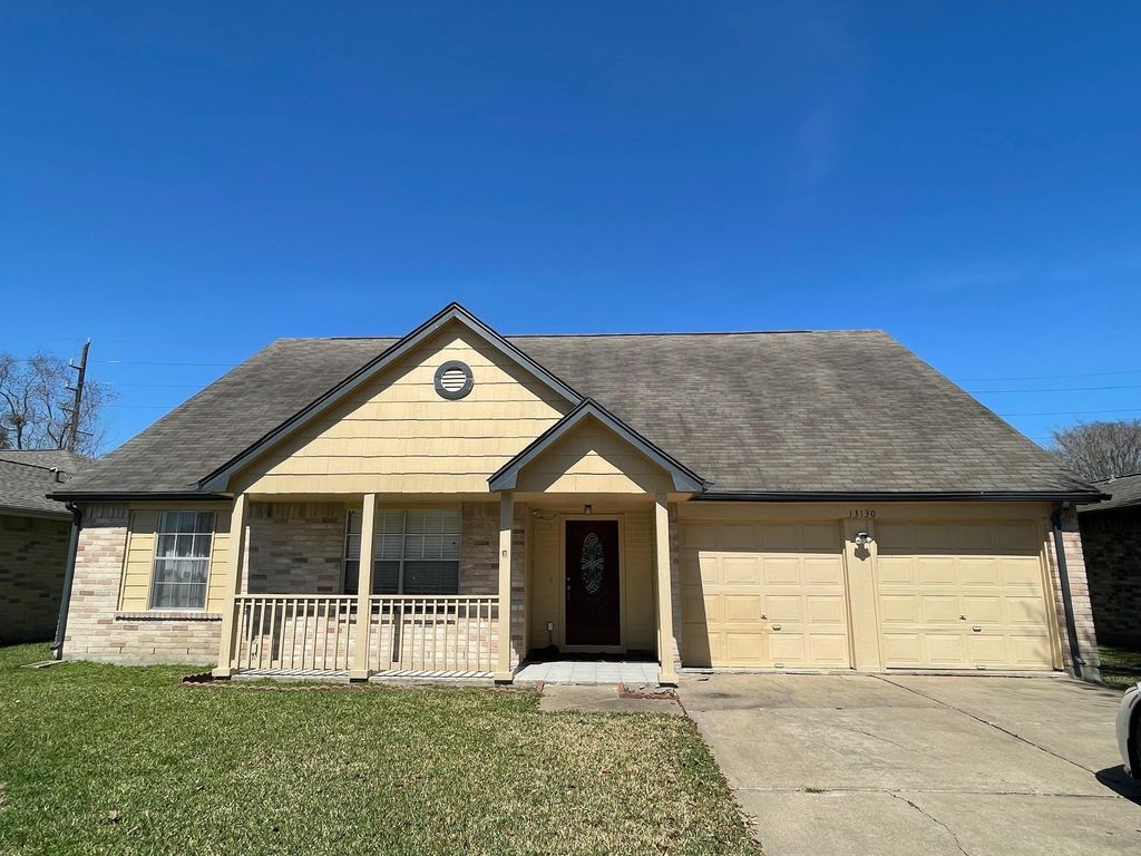 13130 Kingsmill Drive, Sugar Land, TX 77478