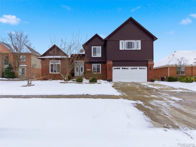 48194 Lamplighter Trail, Macomb Township, MI 48044