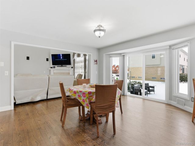 48194 Lamplighter Trail, Macomb Township, MI 48044