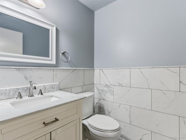 48194 Lamplighter Trail, Macomb Township, MI 48044