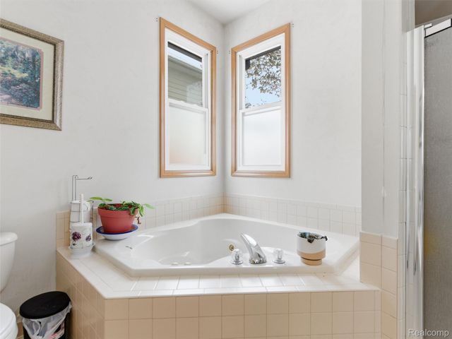 48194 Lamplighter Trail, Macomb Township, MI 48044