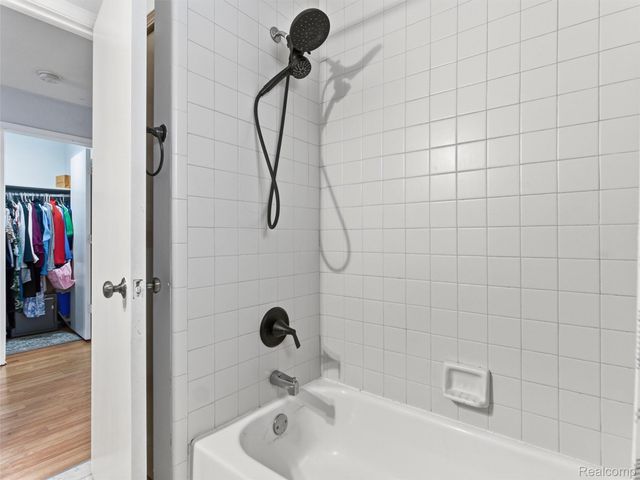 48194 Lamplighter Trail, Macomb Township, MI 48044