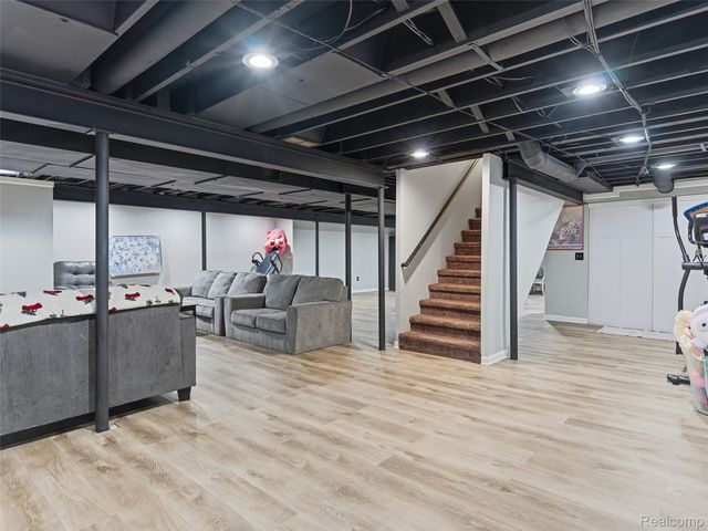 48194 Lamplighter Trail, Macomb Township, MI 48044