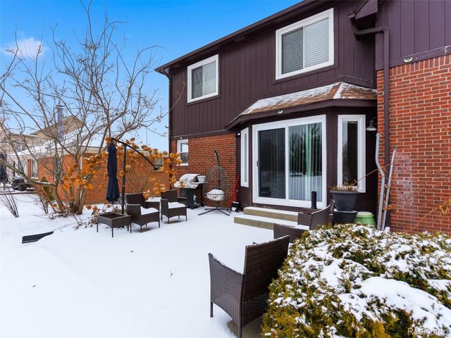 48194 Lamplighter Trail, Macomb Township, MI 48044