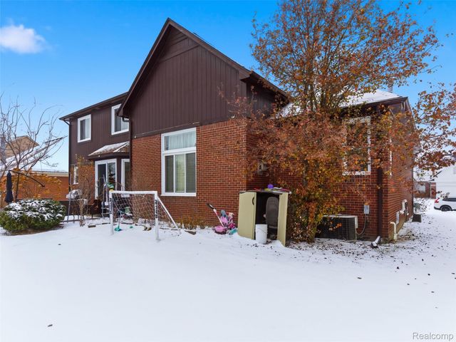 48194 Lamplighter Trail, Macomb Township, MI 48044