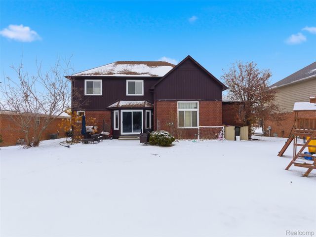 48194 Lamplighter Trail, Macomb Township, MI 48044