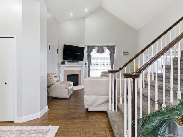 48194 Lamplighter Trail, Macomb Township, MI 48044