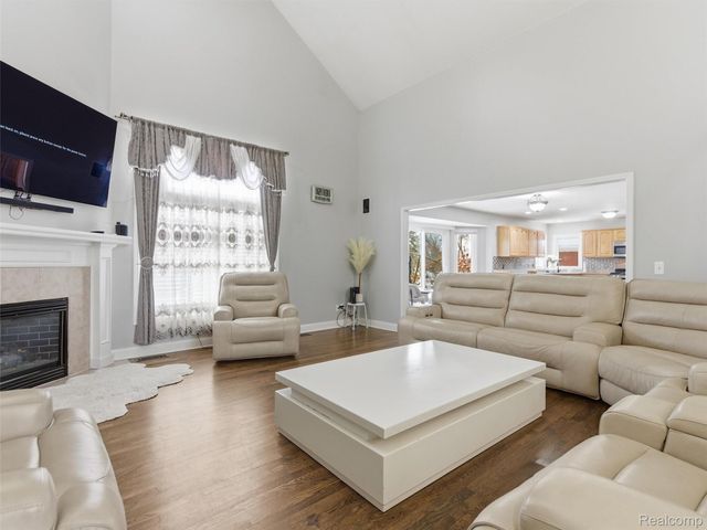 48194 Lamplighter Trail, Macomb Township, MI 48044