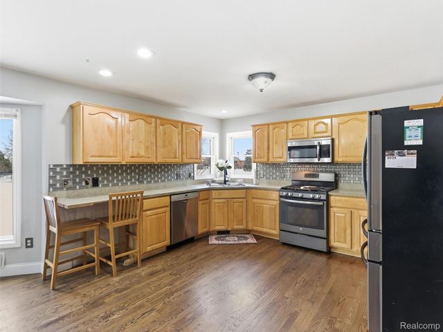 48194 Lamplighter Trail, Macomb Township, MI 48044