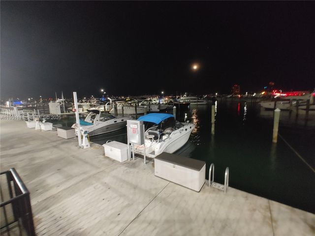 555 NE 15th St 21F, Miami, FL 33132